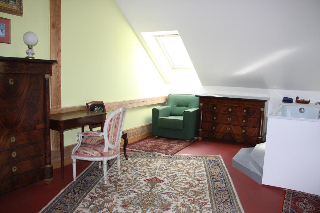 Orli Hnizdo At Chateau Novak Křivoklát 部屋 写真