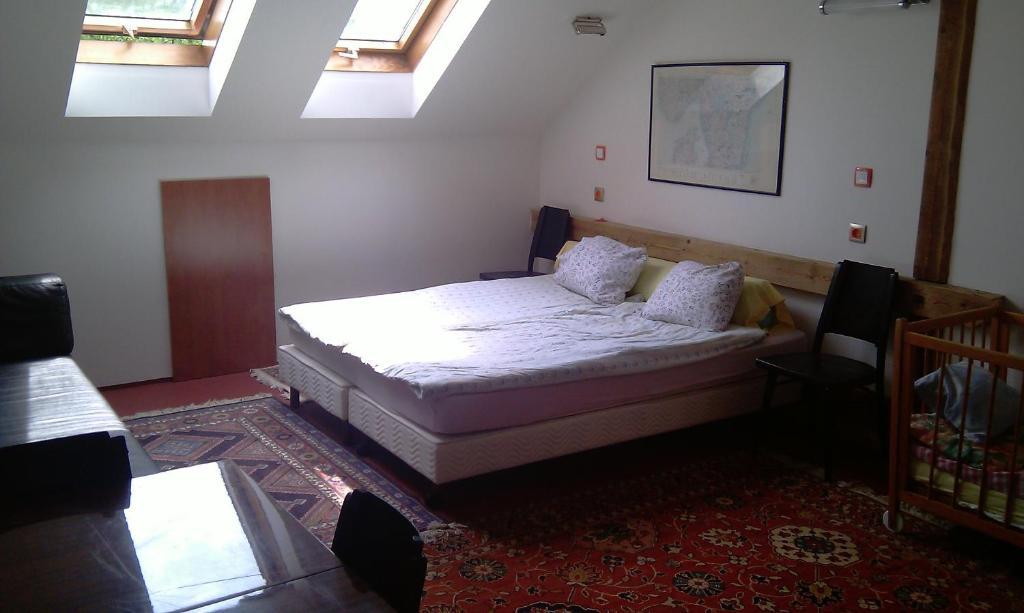 Orli Hnizdo At Chateau Novak Křivoklát 部屋 写真