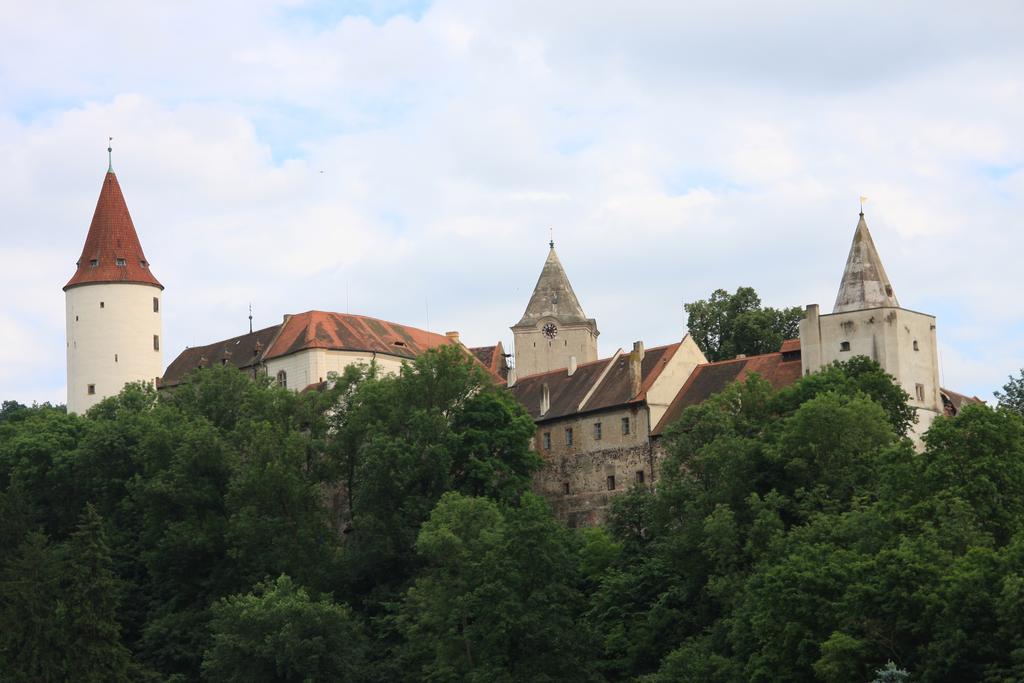 Orli Hnizdo At Chateau Novak Křivoklát エクステリア 写真